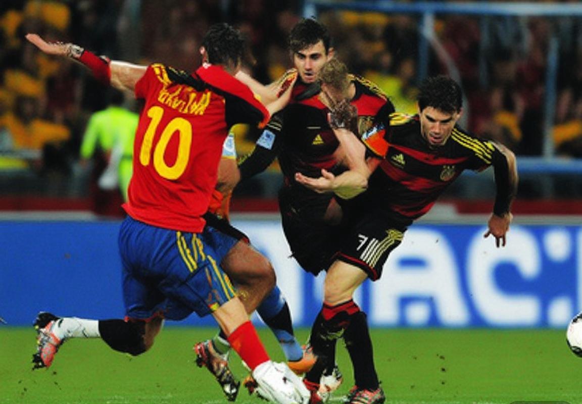 2010世界杯半决赛：西班牙逆转德国经典对决回顾(图1)